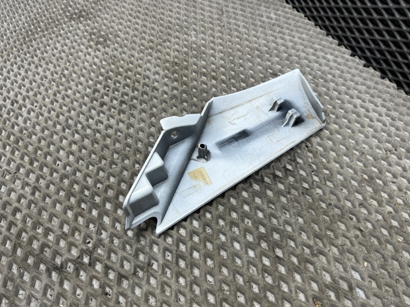 Молдинг крыла Land Rover Discovery Sport (L550, 2018г.)