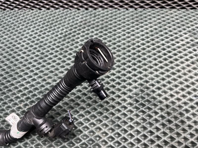 Патрубок системы охлаждения Land Rover Range Rover Sport (L461, 2025г.)