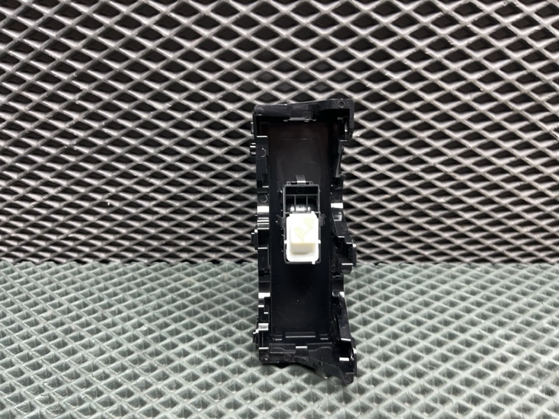 Кнопка стеклоподъемника Land Rover Range Rover Sport (L461, 2025г.)