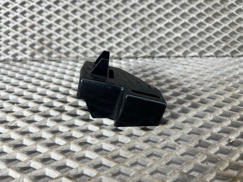 Крепление фары (кронштейн фары) Land Rover Defender (L663, 2020г.)