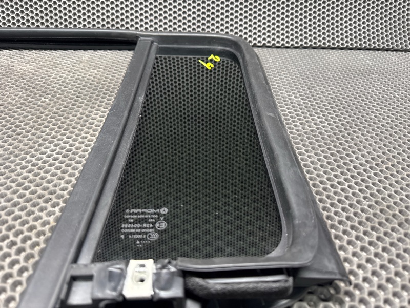 Форточка двери Jeep Wrangler (JL, 2025г.)