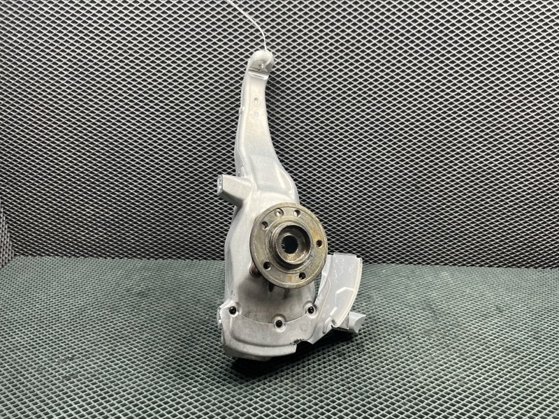 Кулак Land Rover Range Rover Sport (L461, 2025г.)
