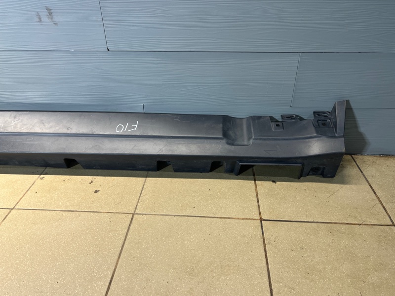 Накладка на порог Land Rover Defender (L663, 2020г.)