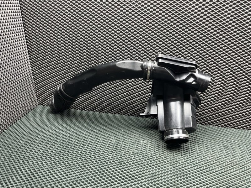 Патрубок впускной системы Land Rover Range Rover Sport (L461, 2025г.)