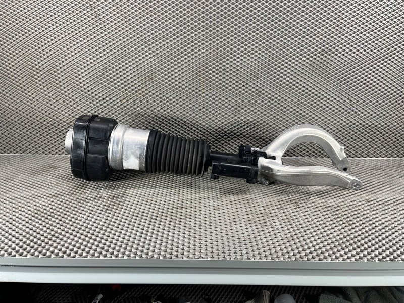 Пневмостойка Land Rover Range Rover Sport (L461, 2024г.)