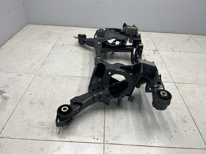 Подрамник Land Rover Discovery Sport (L550, 2016г.)