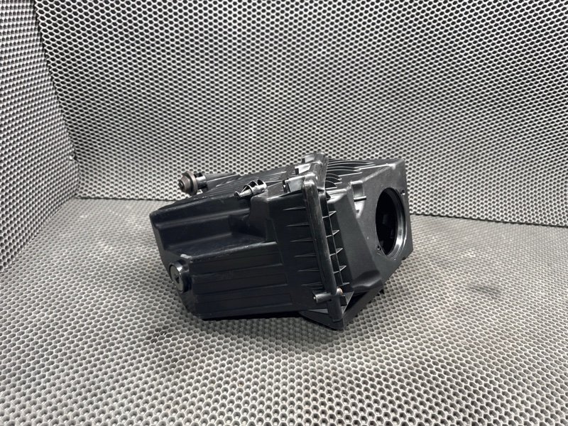 Корпус воздушногo фильтра Land Rover Discovery Sport (L550, 2020г.)