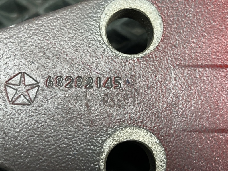 Петля двери багажника Jeep Wrangler (JL, 2019г.)