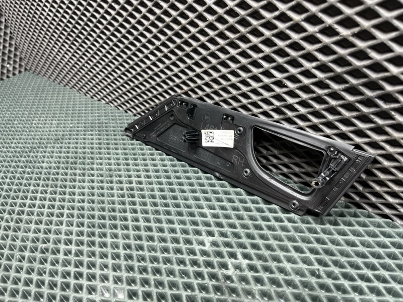 Накладка под зеркало Land Rover Range Rover Sport (L461, 2025г.)