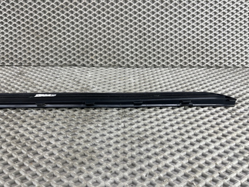 Крепление накладки лобового стекла Land Rover Range Rover Sport (L461, 2024г.)