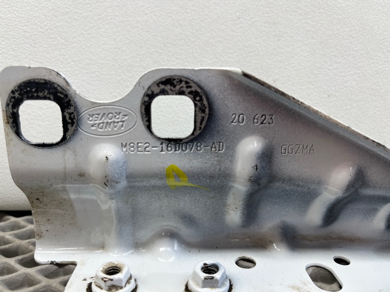 Кронштейн крыла Land Rover Range Rover Sport (L461, 2023г.)