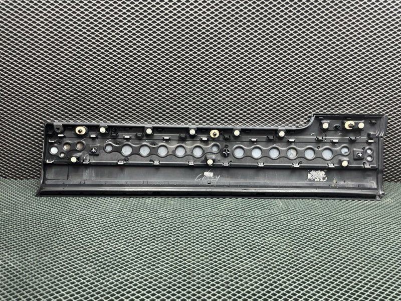 Молдинг двери Land Rover Range Rover (L405, 2016г.)