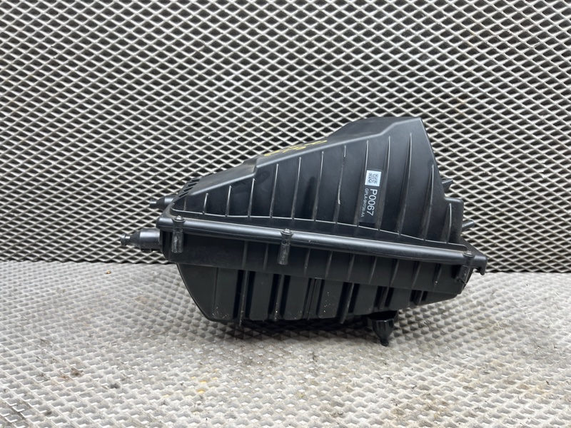 Корпус воздушного фильтра Land Rover Range Rover Sport (L494, 2017г.)
