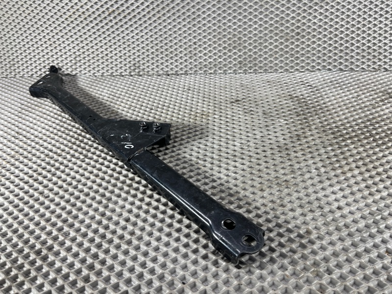 Распорка кузова Land Rover Defender (L663, 2020г.)
