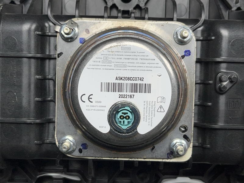 Подушка безопасности пассажира Land Rover Range Rover Velar (L560, 2020г.)