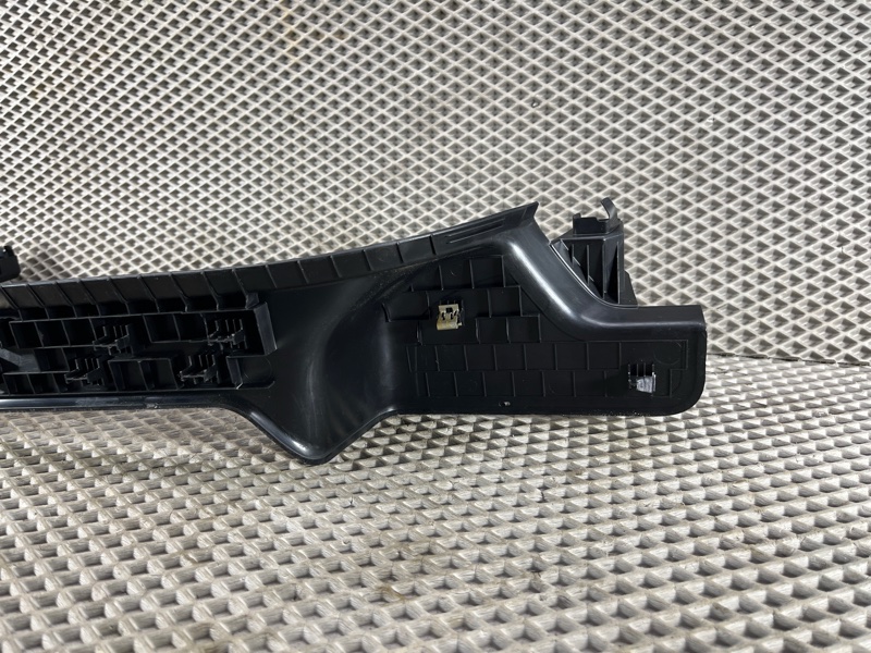 Накладка на порог Land Rover Defender (L663, 2020г.)