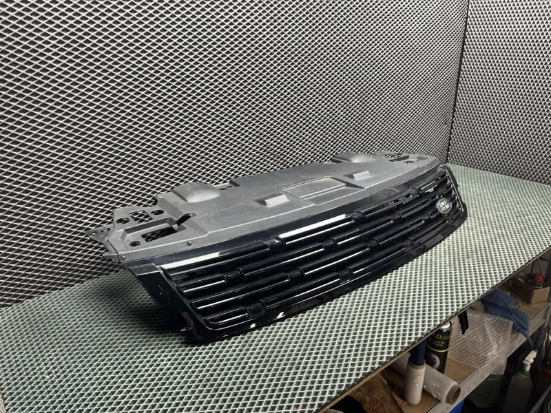 Решетка радиатора Land Rover Range Rover Sport (L461, 2025г.)