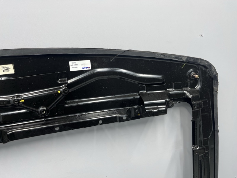 Направляющая шторки панорамы Land Rover Range Rover Sport (L494, 2017г.)