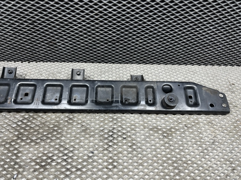 Балка под радиатор Land Rover Discovery Sport (L550, 2016г.)