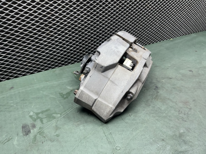 Суппорт тормозной Land Rover Range Rover Sport (L494, 2021г.)