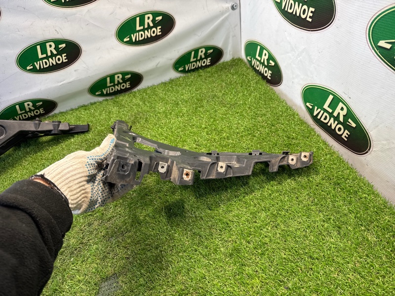 Кронштейн бампера Land Rover Range Rover Velar (L560, 2020г.)