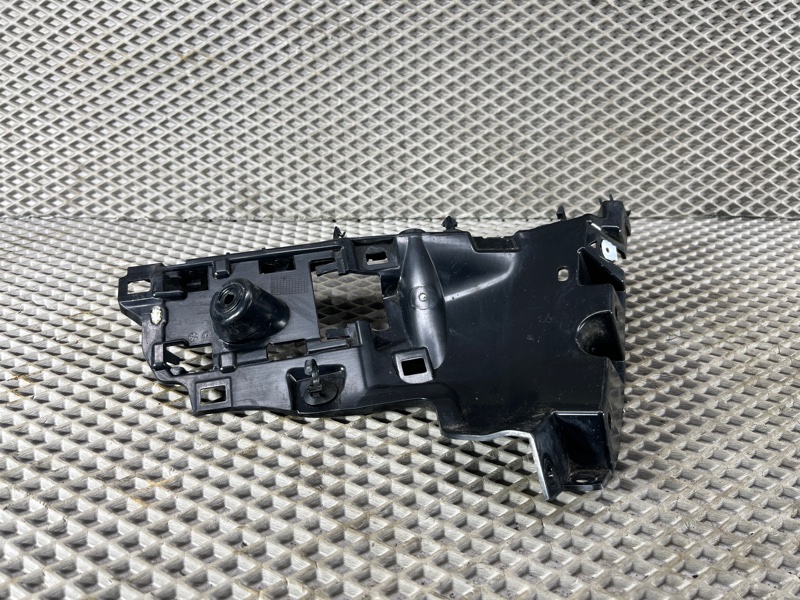 Кронштейн бампера Land Rover Defender (L663, 2020г.)