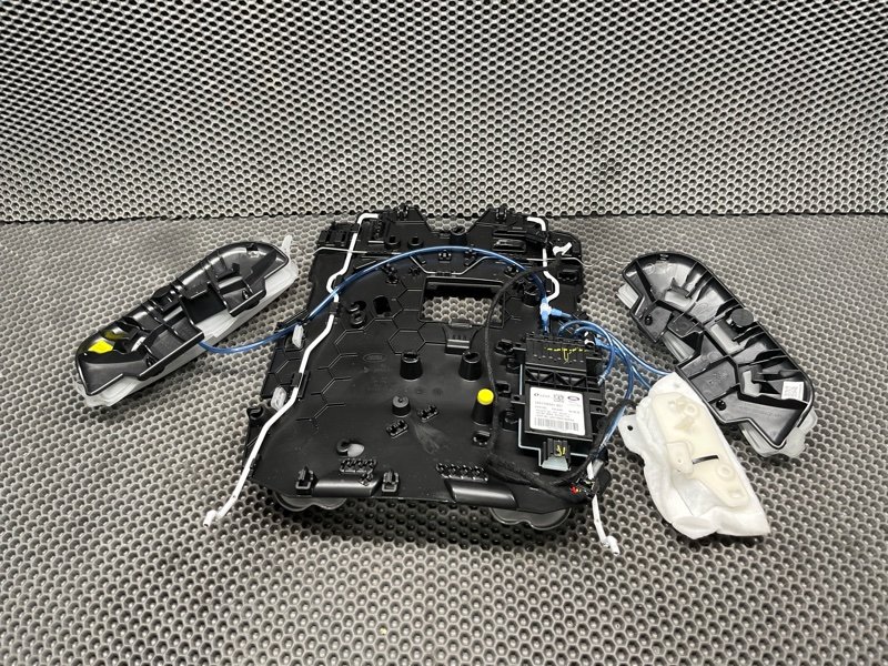 Поясничный упор Land Rover Range Rover Sport (L461, 2024г.)