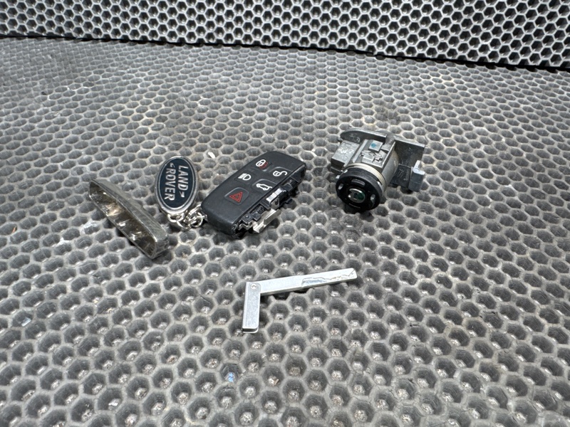 Комплект личинка замка и ключ Land Rover Range Rover Evoque (L538, 2017г.)