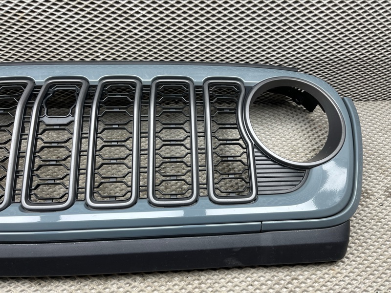 Решетка радиатора Jeep Wrangler (JL, 2025г.)