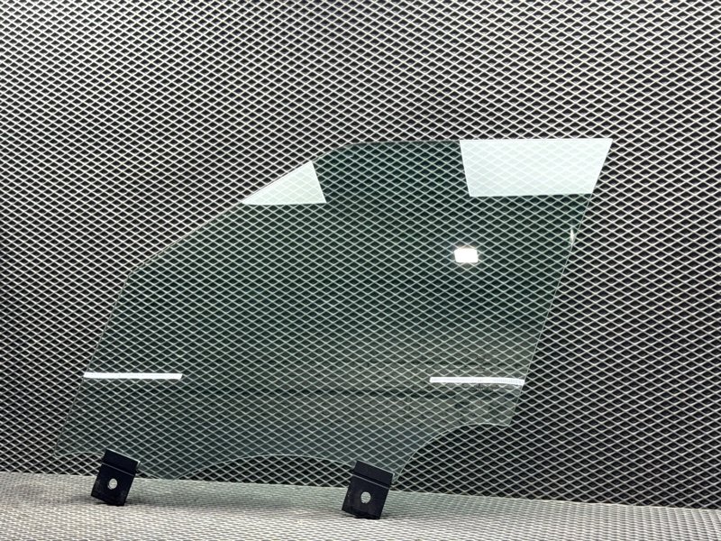 Стекло двери Land Rover Range Rover Sport (L494, 2020г.)