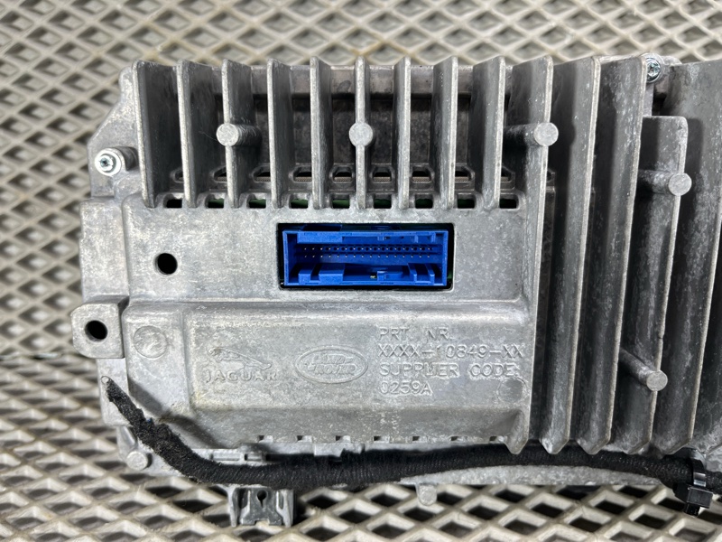 Панель приборов (щиток) Land Rover Range Rover Velar (L560, 2018г.)