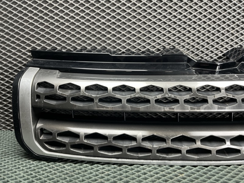 Решетка радиатора Land Rover Range Rover Evoque (L538, 2017г.)