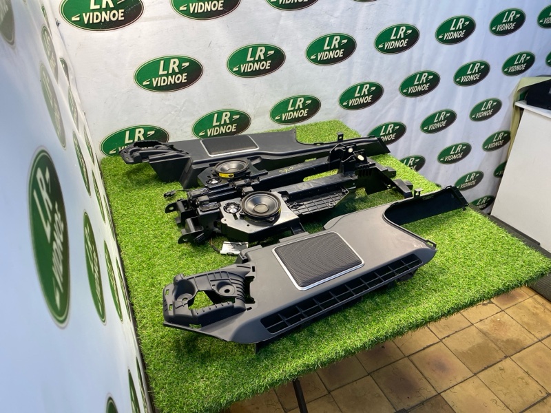 Кронштейн багажника под динамики Land Rover Range Rover (L405, 2017г.)