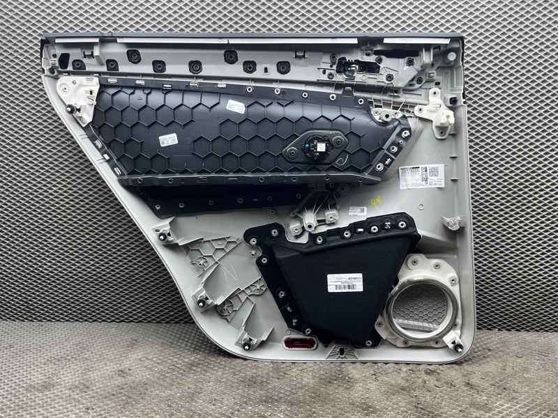 Обшивка двери Volkswagen Tiguan (MBQ, 2023г.)