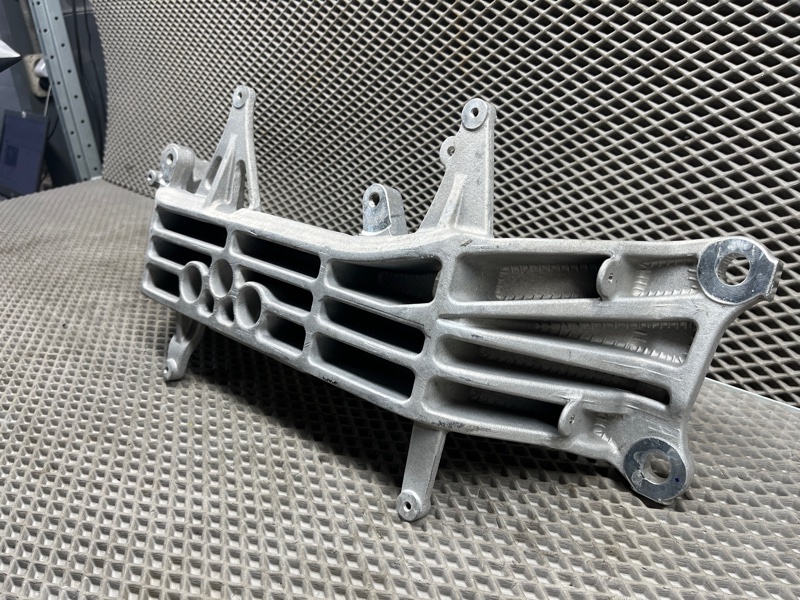 Кронштейн АКПП Land Rover Range Rover Sport (L461, 2024г.)