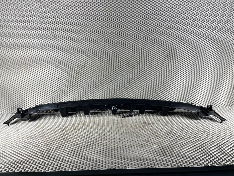 Крепление спойлера Land Rover Defender (L663, 2020г.)