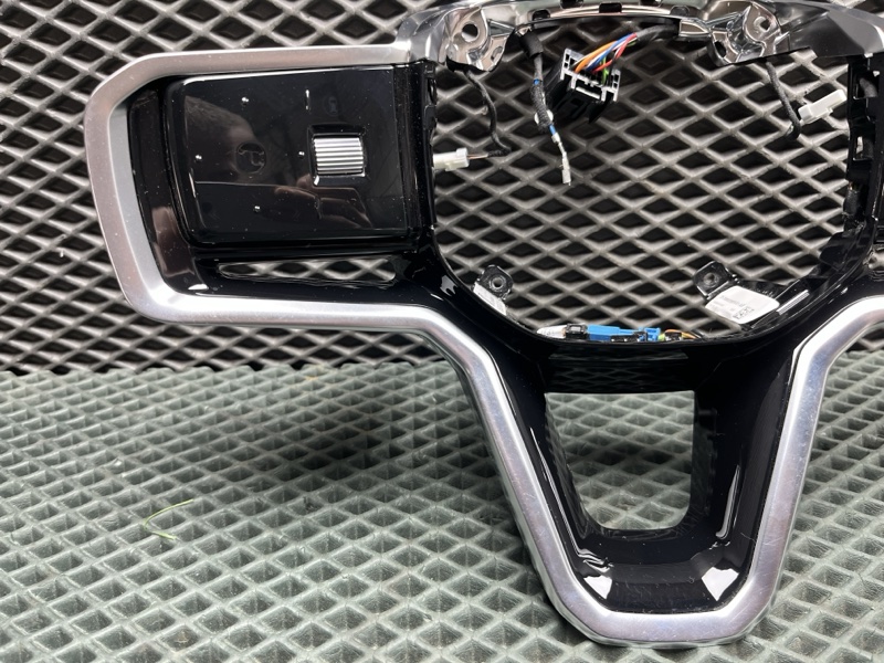 Кнопки на руль Land Rover Range Rover Sport (L461, 2025г.)