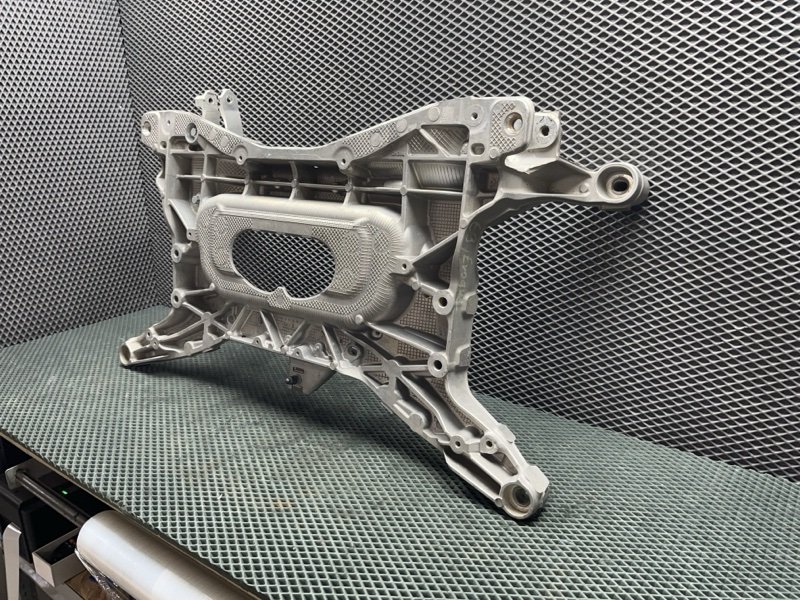 Подрамник Land Rover Range Rover Evoque (L551, 2020г.)