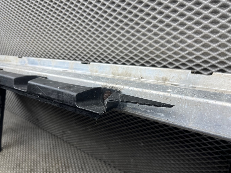 Балка под радиатор Land Rover Discovery Sport (L550, 2020г.)