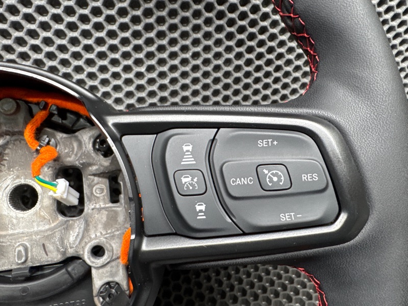 Руль с обогревом Jeep Wrangler (JL, 2025г.)