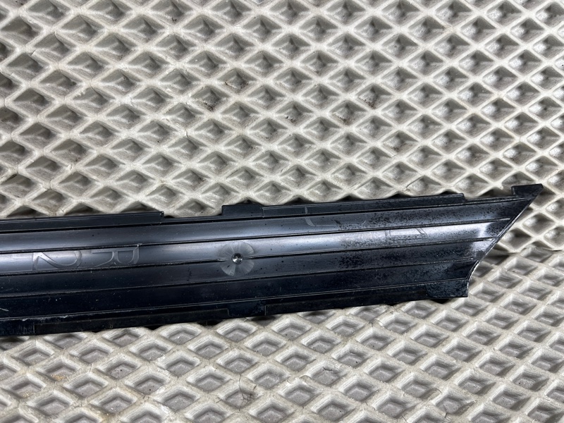 Крепление накладки лобового стекла Land Rover Range Rover Sport (L461, 2024г.)