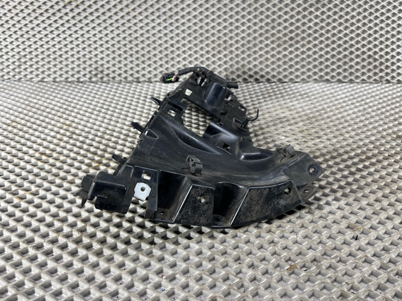 Кронштейн бампера Land Rover Defender (L663, 2020г.)