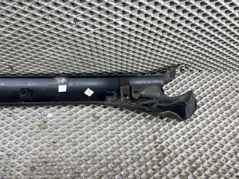 Накладка стойки лобового стекла Land Rover Range Rover Sport (L320, 2011г.)