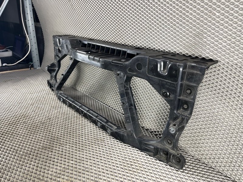 Передняя панель (телевизор) Land Rover Defender (L663, 2020г.)