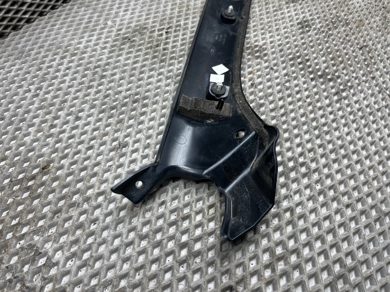 Накладка стойки лобового стекла Land Rover Range Rover Sport (L320, 2012г.)