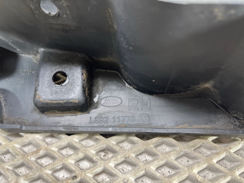 Брызговик Land Rover Defender (L663, 2020г.)