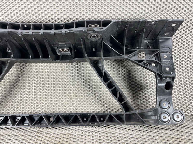 Передняя панель (телевизор) Land Rover Defender (L663, 2020г.)