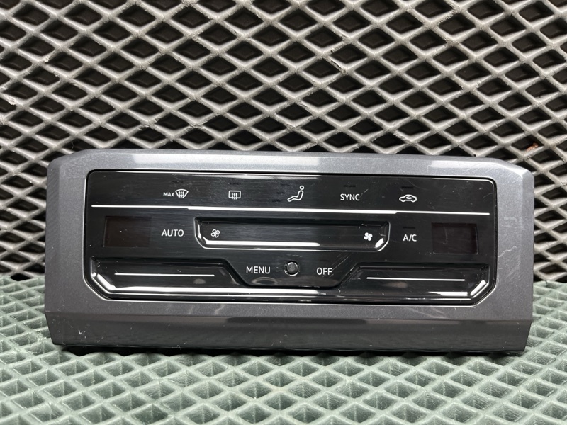 Блок управления климат-контролем Volkswagen Tiguan (AllSpace, 2022г.)