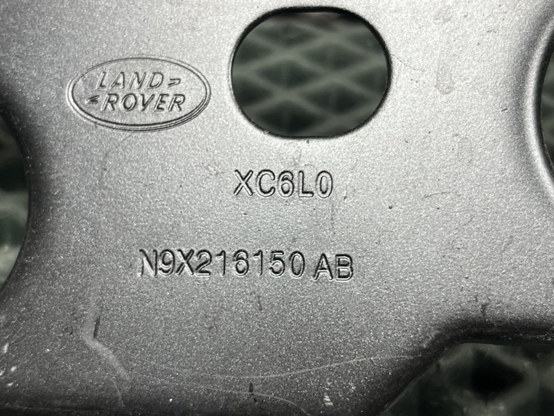 Кронштейн крыла Land Rover Range Rover Sport (L461, 2025г.)