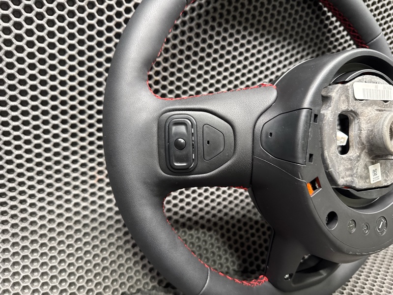 Руль с обогревом Jeep Wrangler (JL, 2025г.)